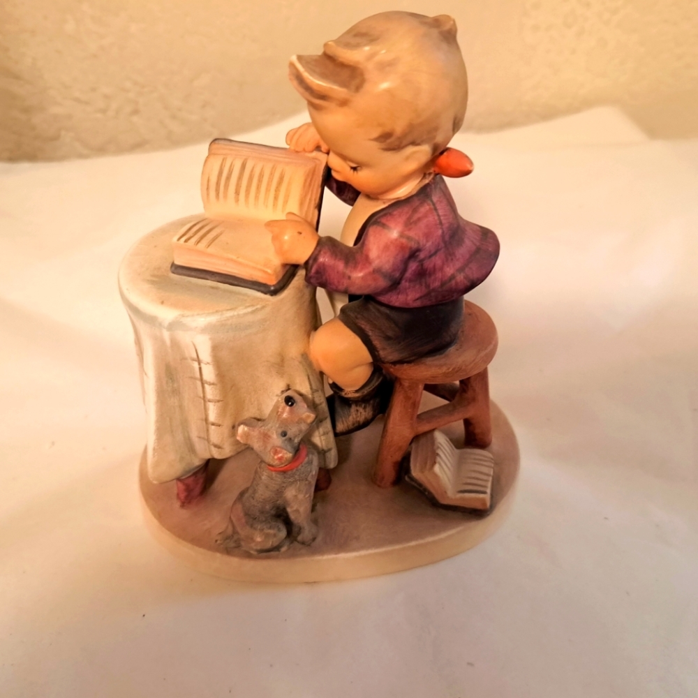 RARE Goebel Hummel  TMK4 Little Bookkeeper 306 1955 figurine excellent